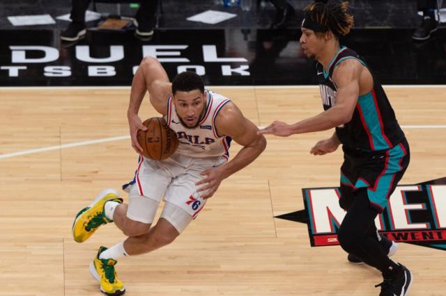 开云体育入口-空位三分三不沾进攻效率也下滑 西蒙斯到底怎么了